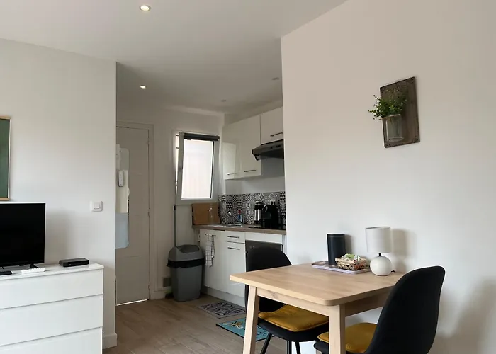 Juan Les Pins Balcon 10min أنتيب