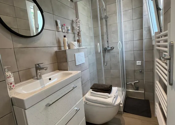 Juan Les Pins Balcon 10min أنتيب